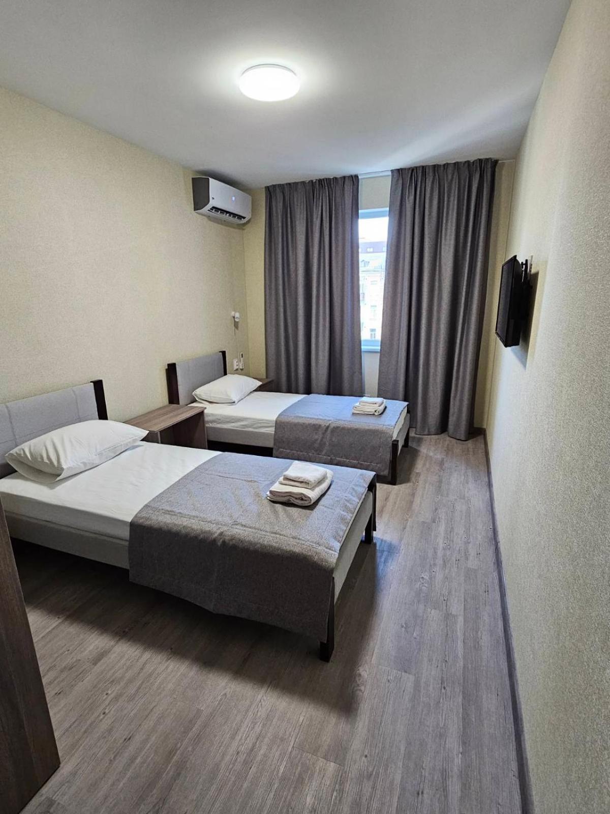 Mansarda Iris Hotel Kyiv Exterior photo